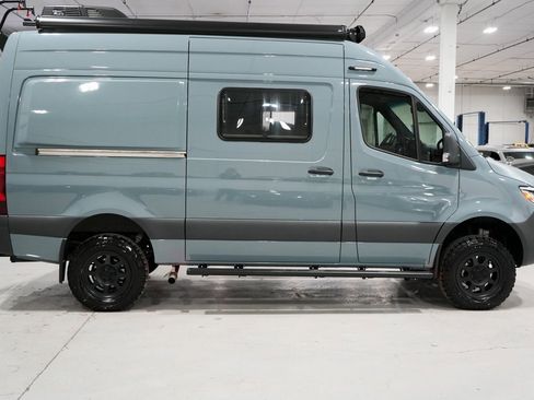 Used 2021 Mercedes-Benz Sprinter 2500 image 7