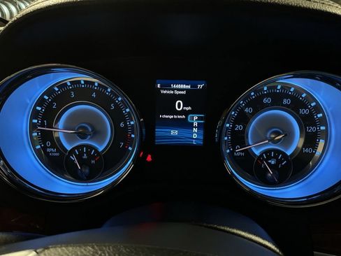 Used 2012 Chrysler 300 Limited RWD image 23