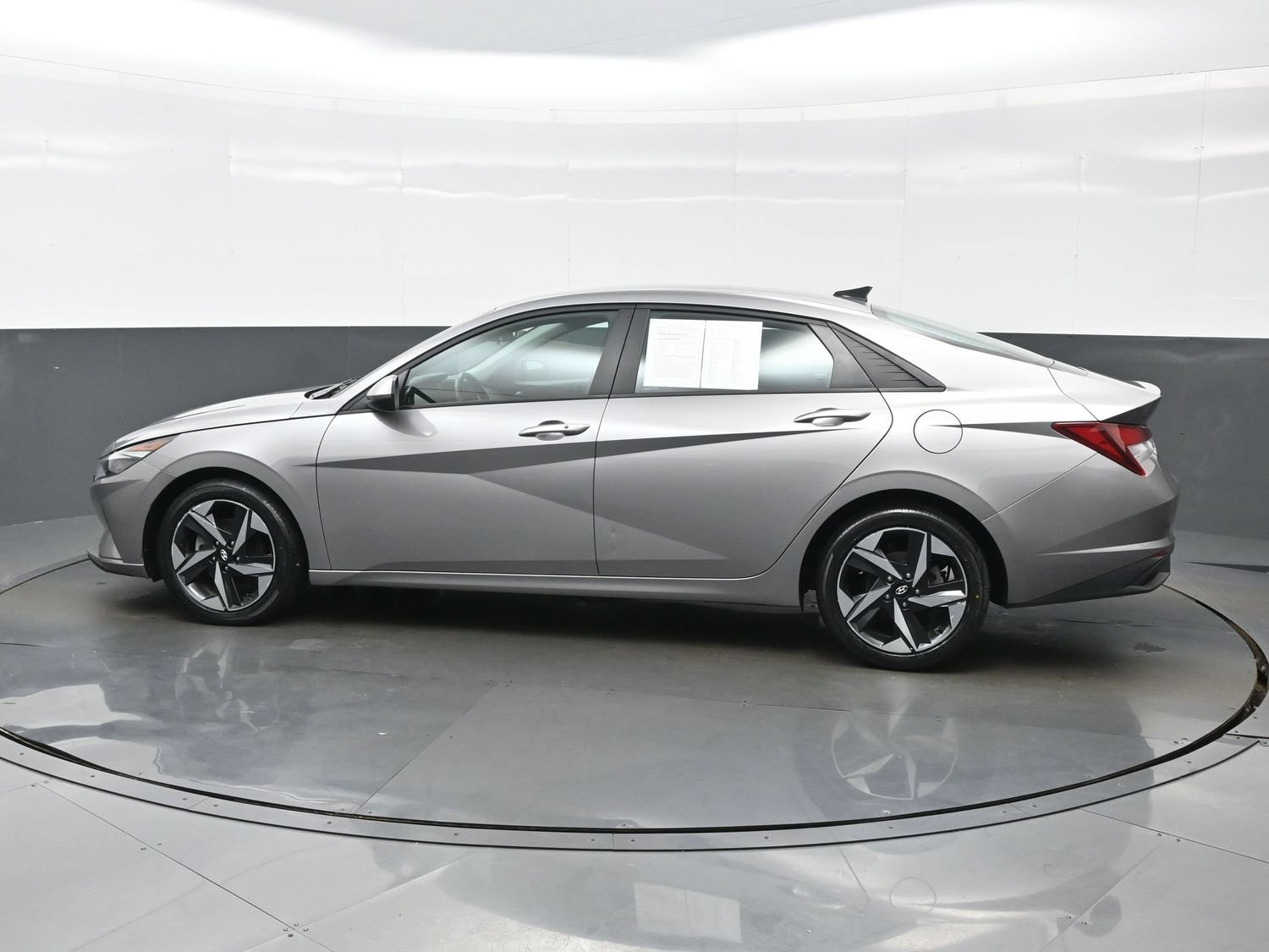 Certified 2023 Hyundai Elantra SEL w/ Convenience Package FWD image 3