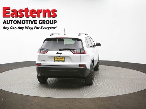 Used 2023 Jeep Cherokee Altitude Lux image 38