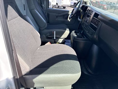 Used 2025 GMC Savana 2500 RWD image 26