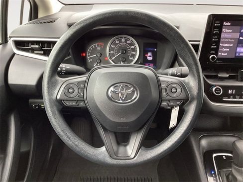 Used 2021 Toyota Corolla LE image 12