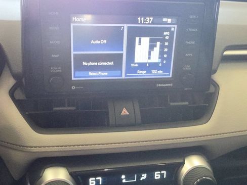 Used 2022 Toyota RAV4 XLE FWD image 11