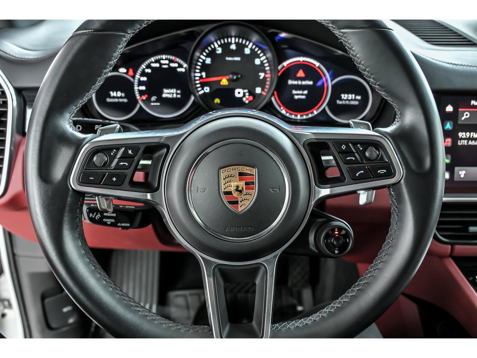 Used 2023 Porsche Cayenne Platinum Edition AWD/4WD image 18