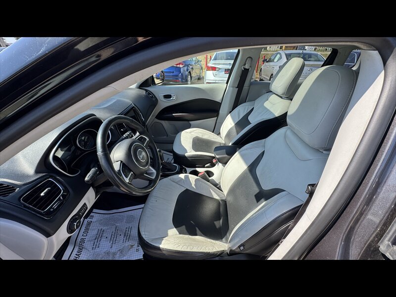 Used 2018 Jeep Compass Limited w/ Navigation Group AWD/4WD image 12