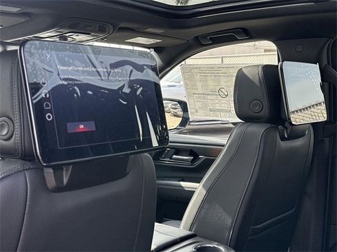 New 2026 GMC Yukon XL Denali w/ Denali Reserve Package image 28