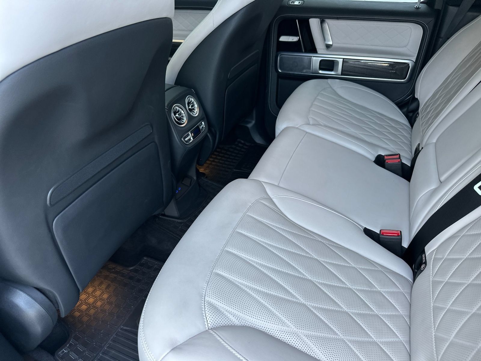 Used 2025 Mercedes-Benz G 63 AMG 4MATIC image 13