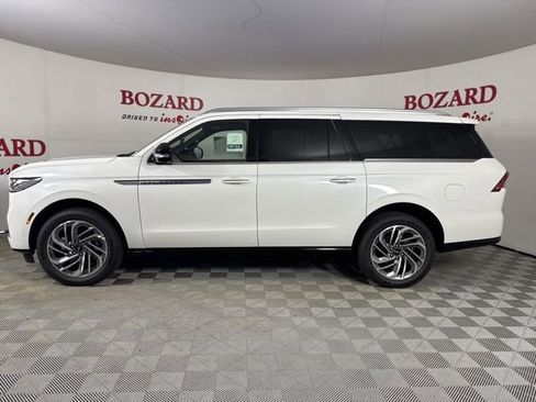 New 2025 Lincoln Navigator L Reserve image 4