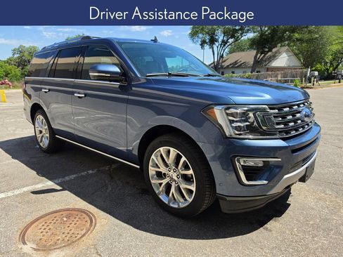 Used 2018 Ford Expedition Limited w/ Equipment Group 302A AWD/4WD image 6