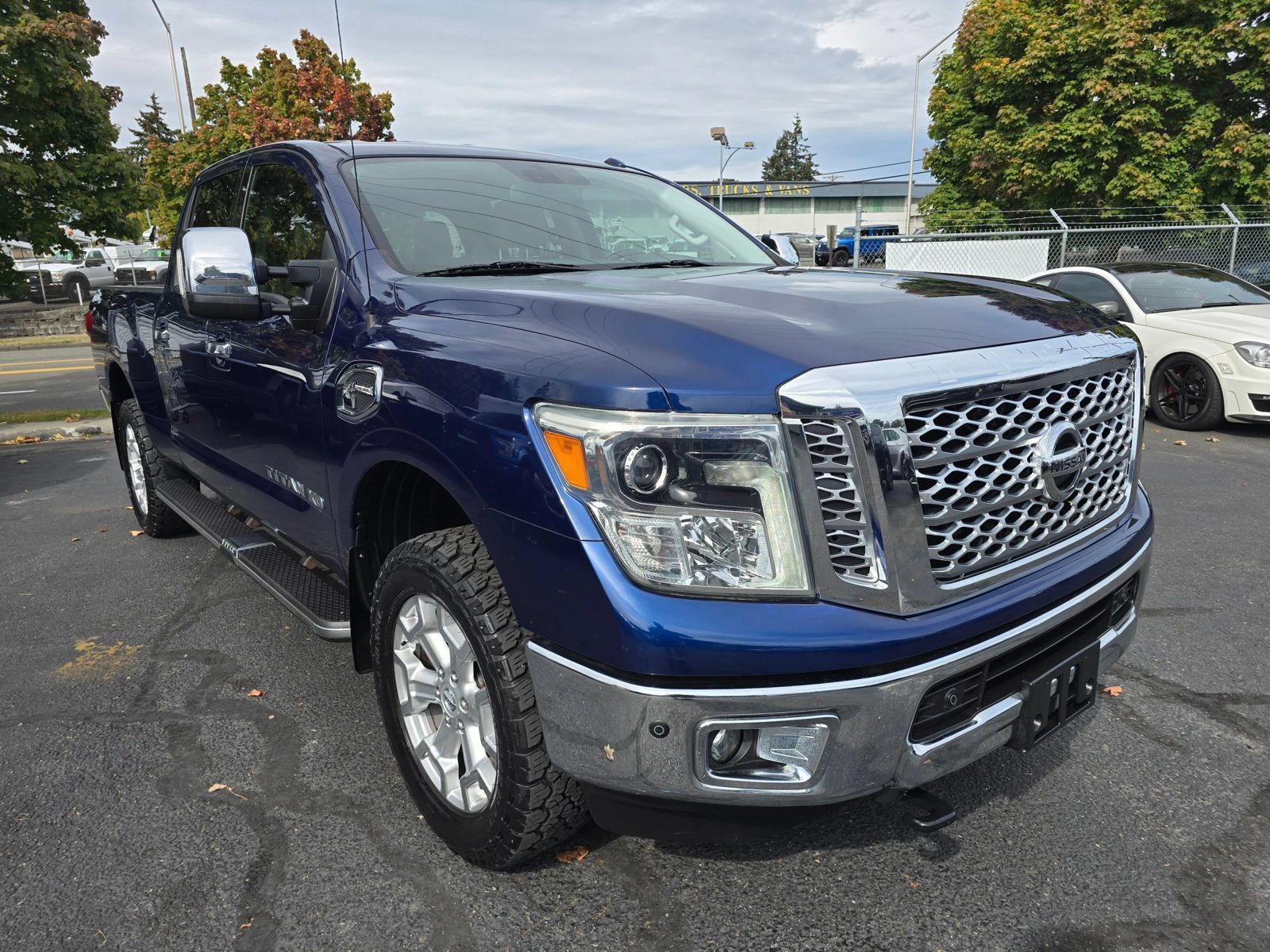 Used 2016 Nissan Titan SL AWD/4WD image 7