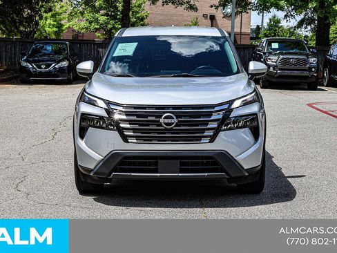 Used 2024 Nissan Rogue SV FWD image 11