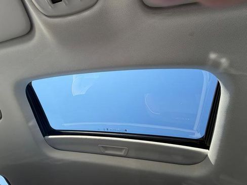 Used 2024 Chevrolet Trax ACTIV w/ Sunroof Package image 10