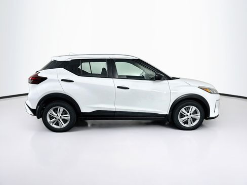 Used 2024 Nissan Kicks S FWD image 10