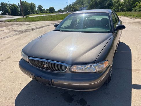 Used 2002 Buick Century Custom FWD image 2