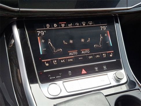 Used 2019 Audi Q8 Prestige image 13