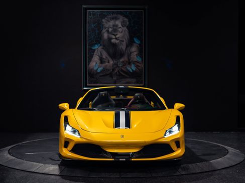 Used 2021 Ferrari F8 Tributo RWD image 13