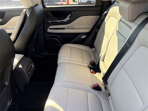 New 2026 Lincoln Corsair Premiere image 18