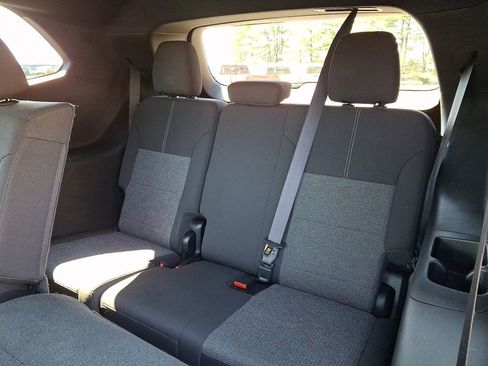 Used 2025 GMC Acadia Elevation AWD/4WD image 10