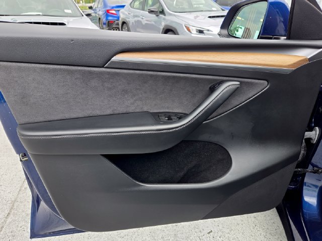 Used 2023 Tesla Model Y Performance AWD/4WD image 30