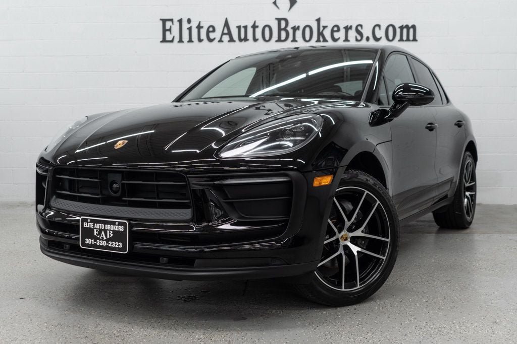 Used 2023 Porsche Macan AWD/4WD image 45