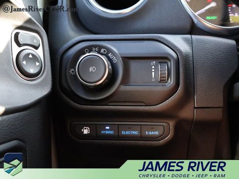 Used 2023 Jeep Wrangler Unlimited Sahara w/ Cold Weather Group AWD/4WD image 30