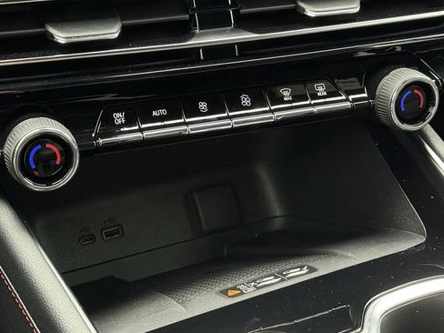 New 2026 Chevrolet Traverse RS image 17