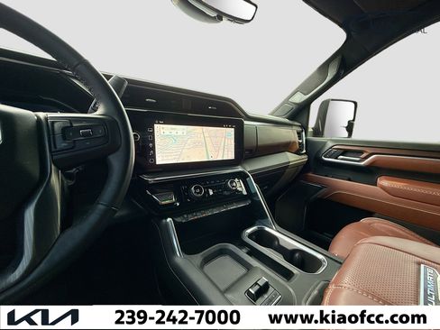 Used 2025 GMC Sierra 2500 Denali Ultimate image 27