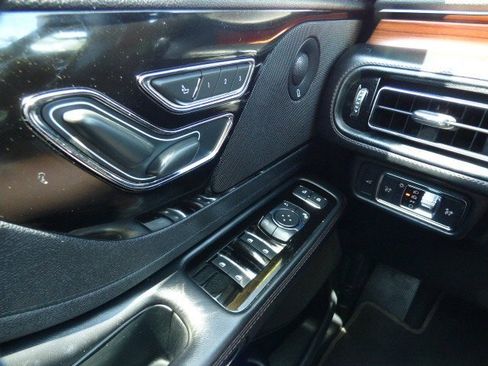 Used 2022 Lincoln Aviator Reserve image 35