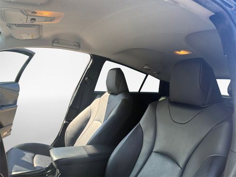 Used 2019 Toyota Prius XLE image 26