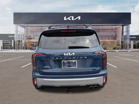 Certified 2024 Kia Telluride EX FWD image 5