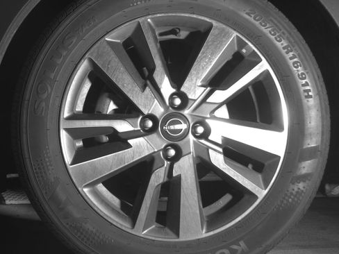 Used 2025 Nissan Versa SV FWD image 12