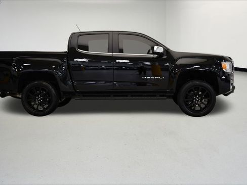 Used 2022 GMC Canyon Denali w/ Denali Black Edition Package image 6