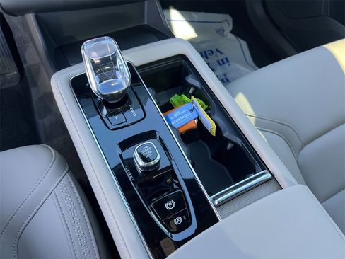 Used 2025 Volvo XC90 T8 Core image 16