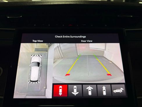 Used 2024 Jeep Grand Cherokee Limited w/ Luxury Tech Group II image 13