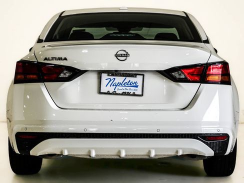 Used 2025 Nissan Altima 2.5 SV FWD image 7