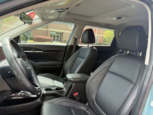 Certified 2025 Kia Seltos EX w/ EX Sunroof Package image 5