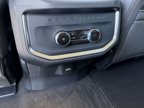 New 2025 Ford Expedition Active image 52