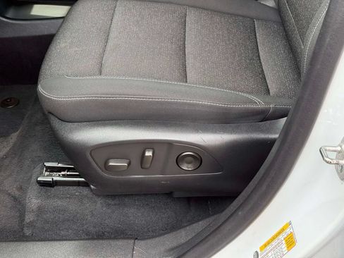 Used 2024 Chevrolet Traverse LT FWD image 18