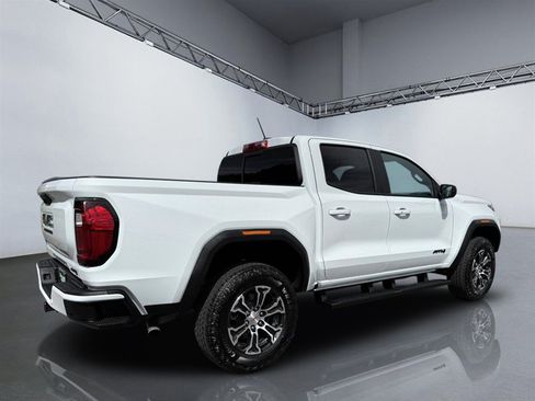 Used 2025 GMC Canyon AT4 AWD/4WD image 8