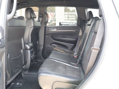 Used 2019 Jeep Grand Cherokee Altitude AWD/4WD image 24
