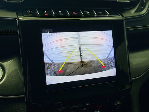 Used 2023 Jeep Grand Cherokee L Laredo image 9