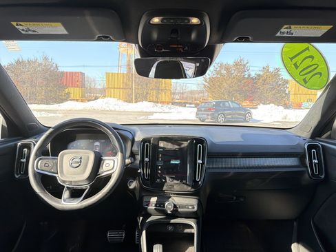 Used 2021 Volvo XC40 T5 R-Design w/ Climate Package image 13