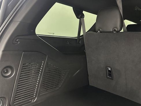 Used 2023 GMC Yukon XL Denali image 34