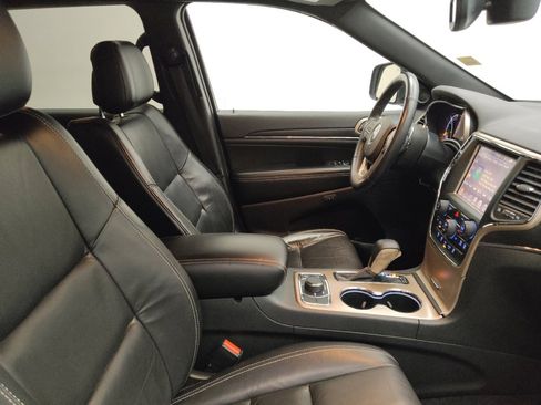 Used 2017 Jeep Grand Cherokee Limited image 21