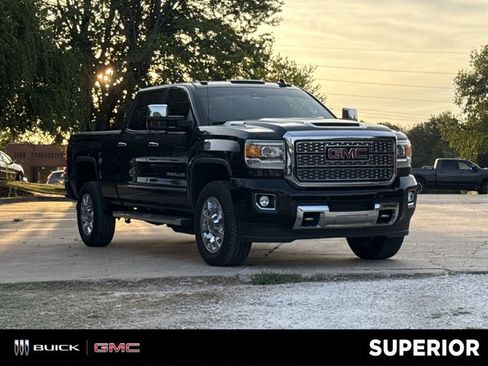 Used 2019 GMC Sierra 2500 Denali w/ Duramax Plus Package AWD/4WD image 1