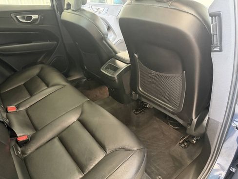Used 2023 Volvo XC60 B5 Plus FWD image 13
