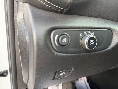 Used 2024 Chevrolet Blazer LT w/ Convenience Package FWD image 10