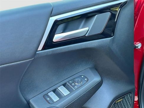 New 2025 Mitsubishi Outlander SE image 20