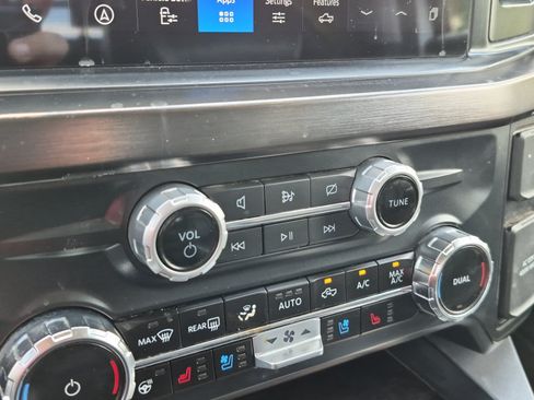 Used 2024 Ford F250 Lariat w/ Lariat Ultimate Package AWD/4WD image 17