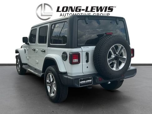 Used 2019 Jeep Wrangler Unlimited Sahara AWD/4WD image 4